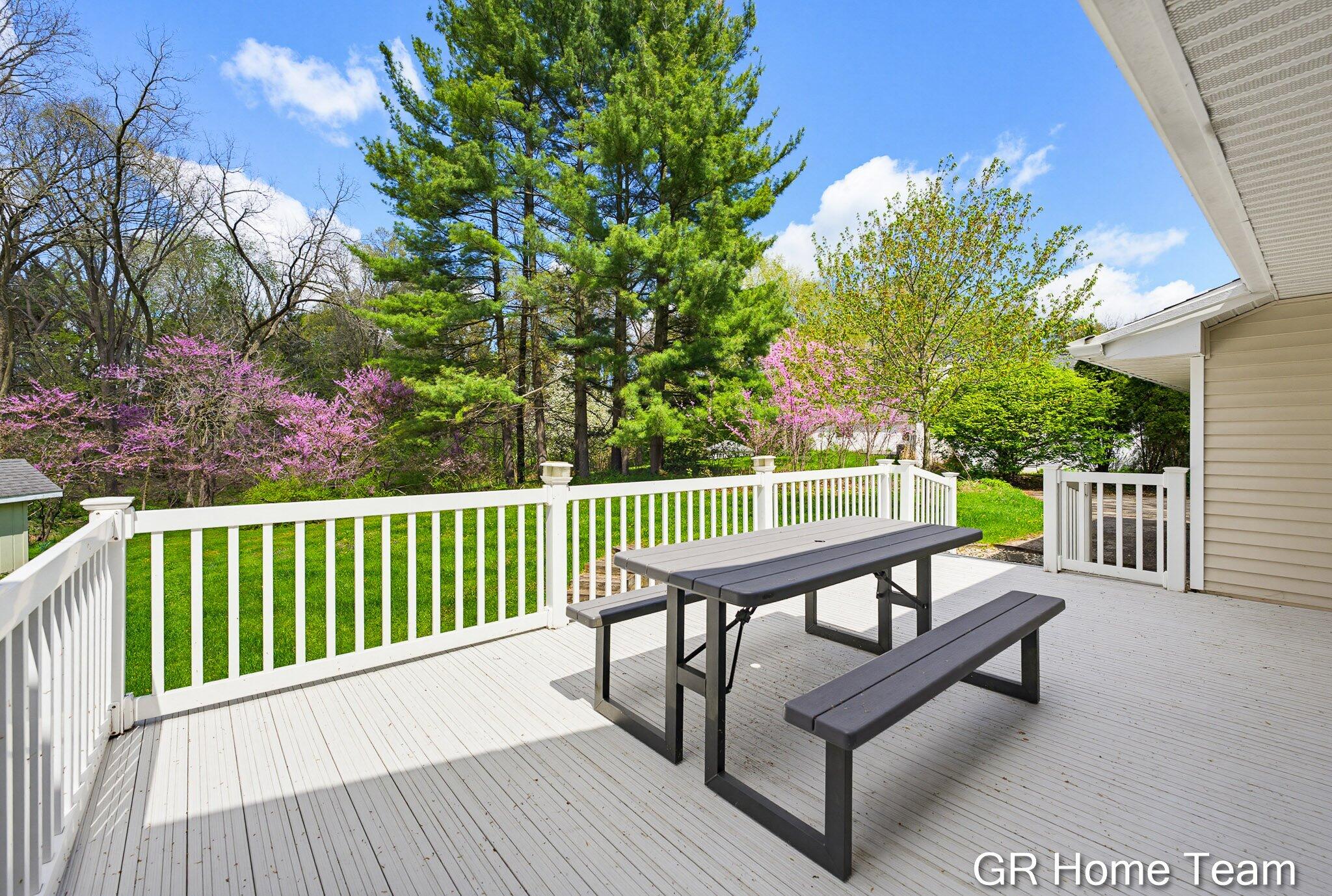 4090 Baywood Drive SE Grand Rapids MI 49546