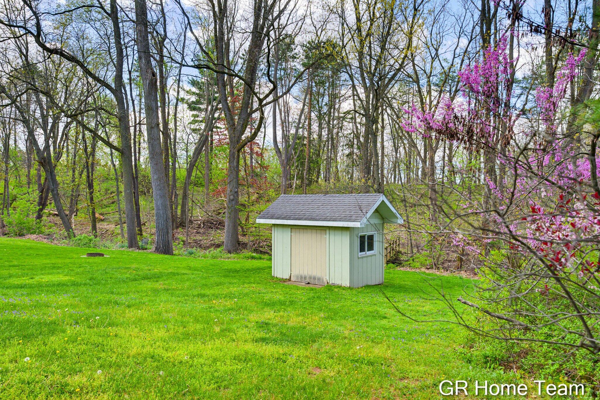 4090 Baywood Drive SE Grand Rapids MI 49546