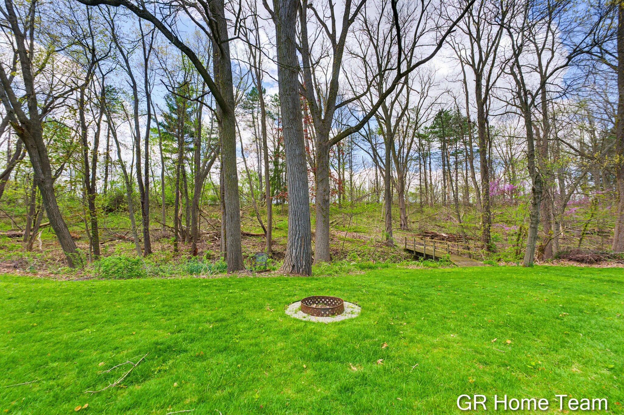 4090 Baywood Drive SE Grand Rapids MI 49546