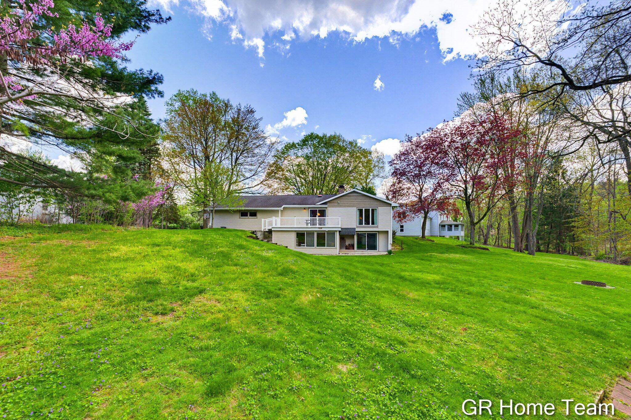 4090 Baywood Drive SE Grand Rapids MI 49546