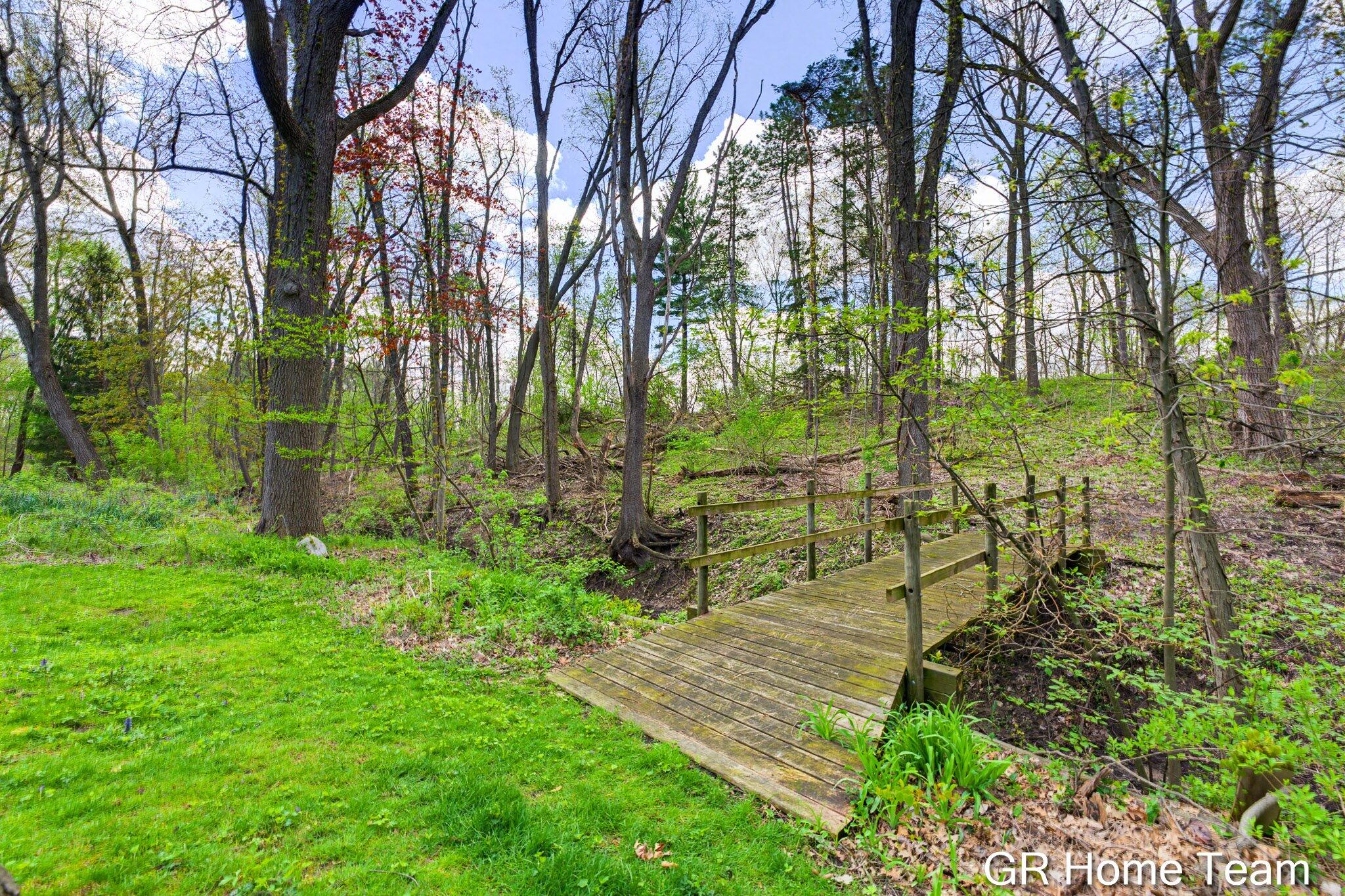 4090 Baywood Drive SE Grand Rapids MI 49546