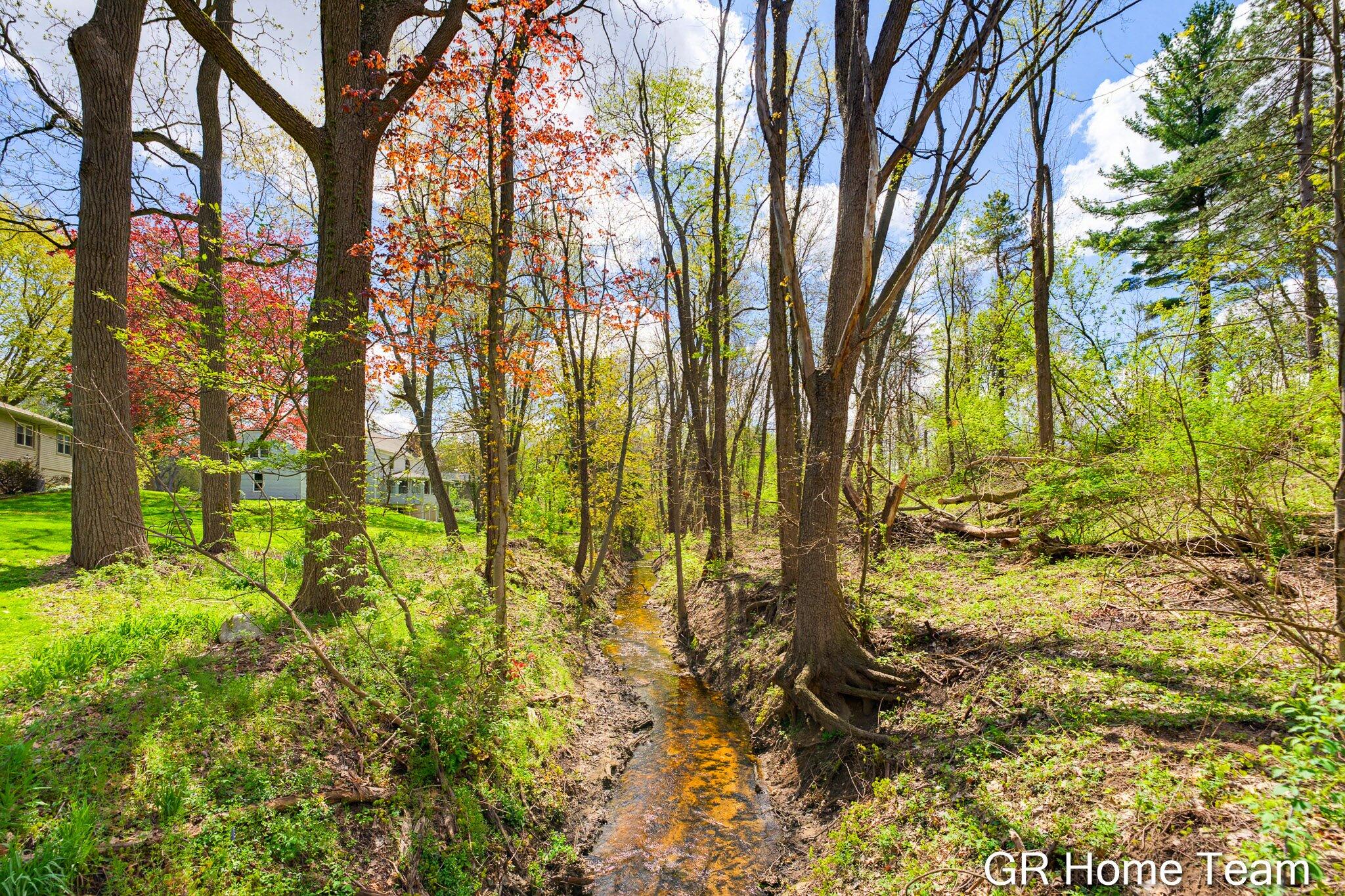 4090 Baywood Drive SE Grand Rapids MI 49546