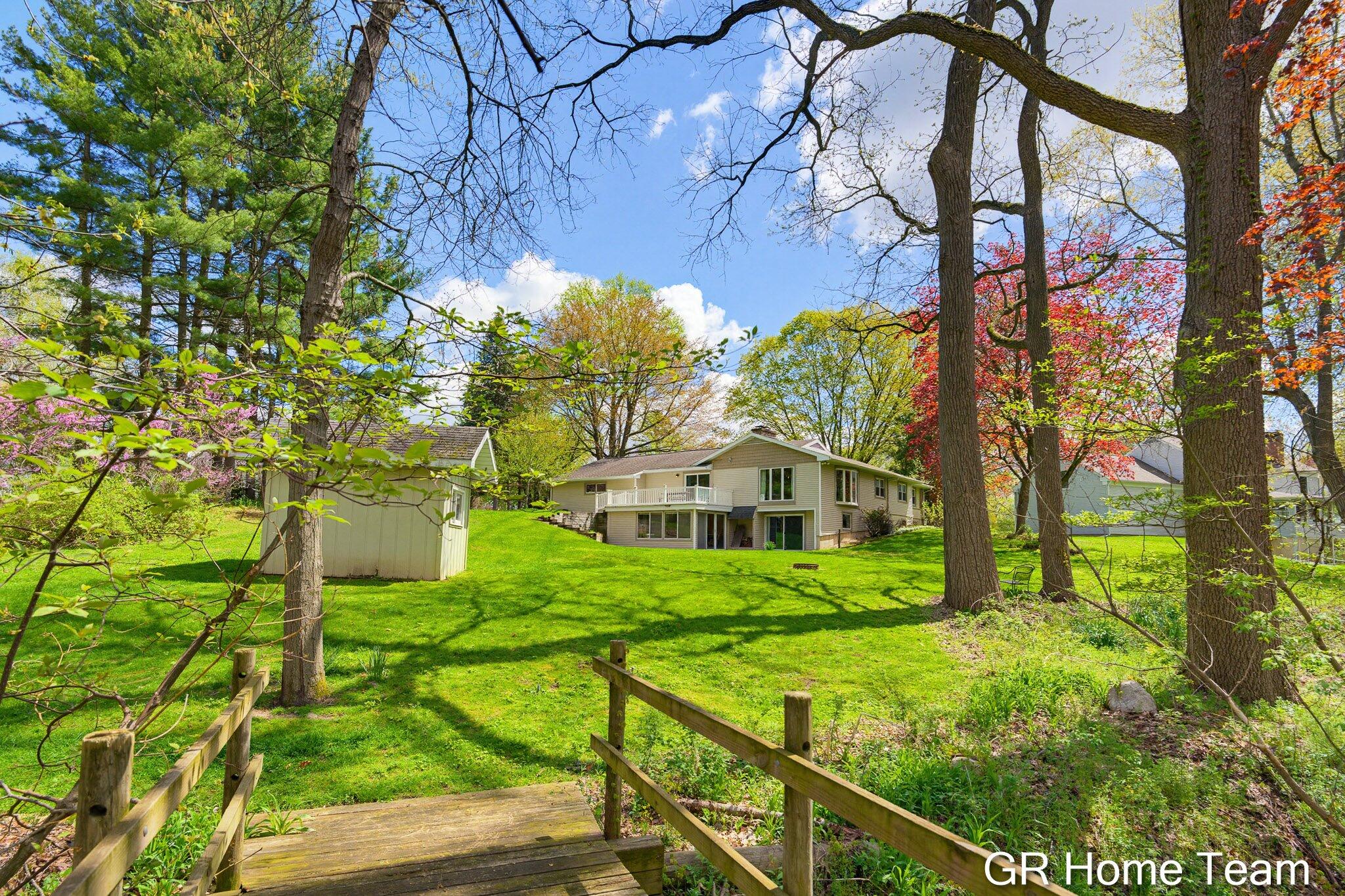 4090 Baywood Drive SE Grand Rapids MI 49546