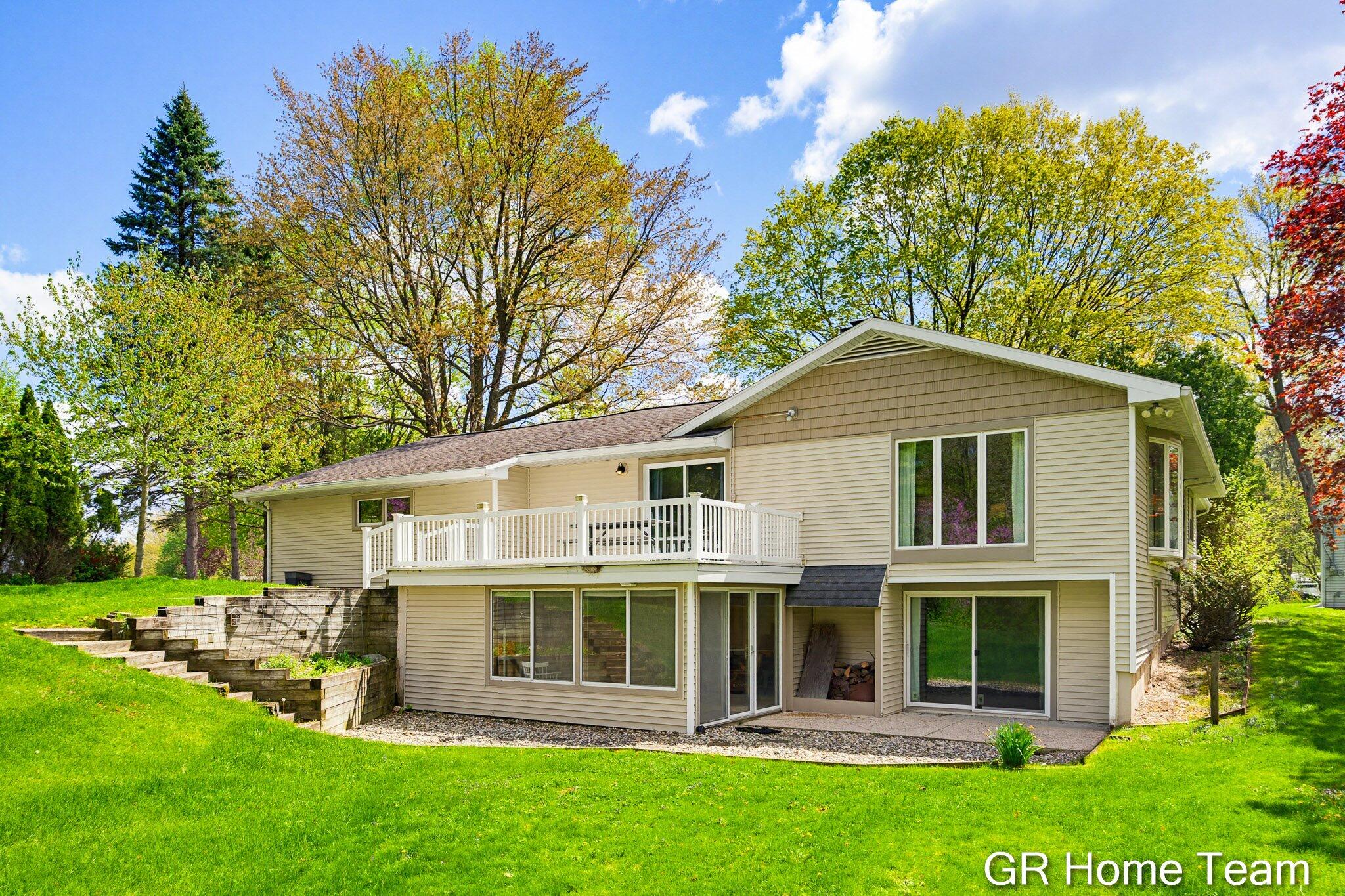 4090 Baywood Drive SE Grand Rapids MI 49546