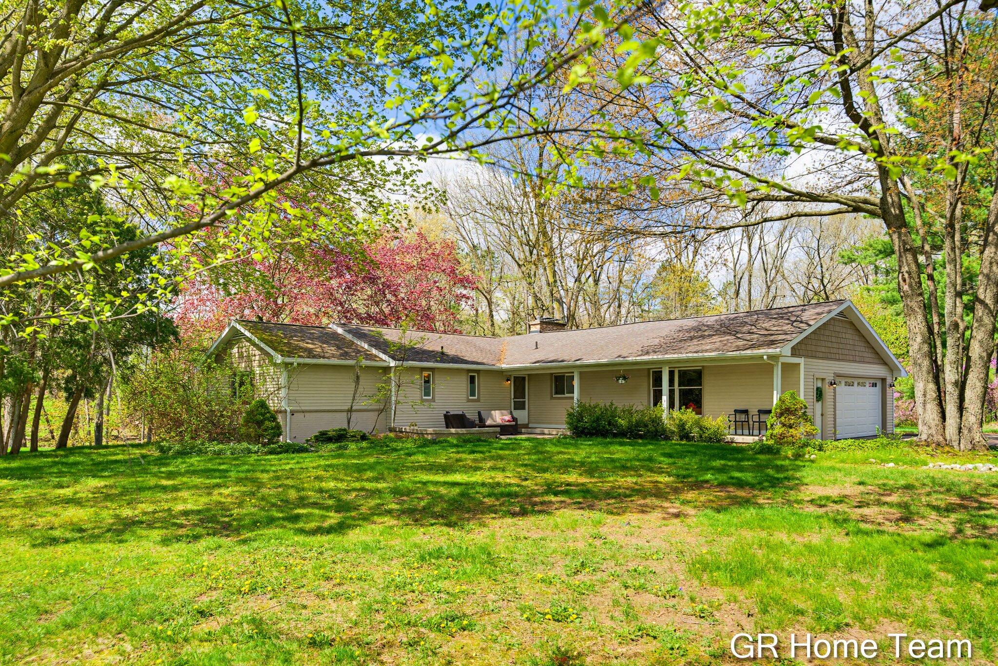 4090 Baywood Drive SE Grand Rapids MI 49546