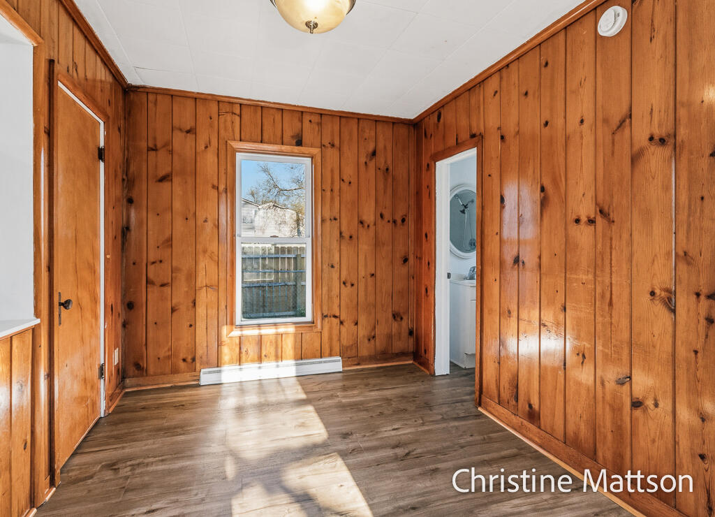 1889 Manor Drive Norton Shores MI 49441