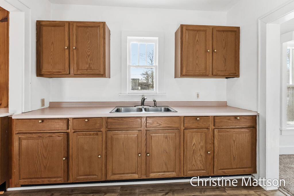 1889 Manor Drive Norton Shores MI 49441