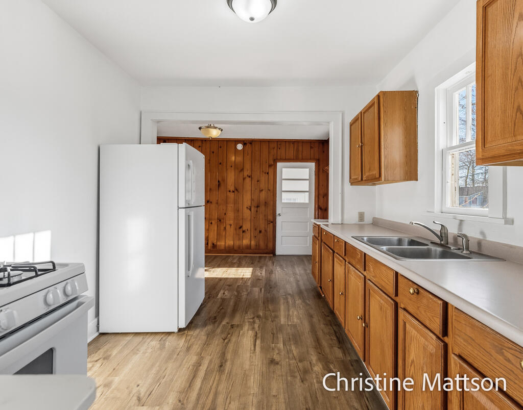 1889 Manor Drive Norton Shores MI 49441