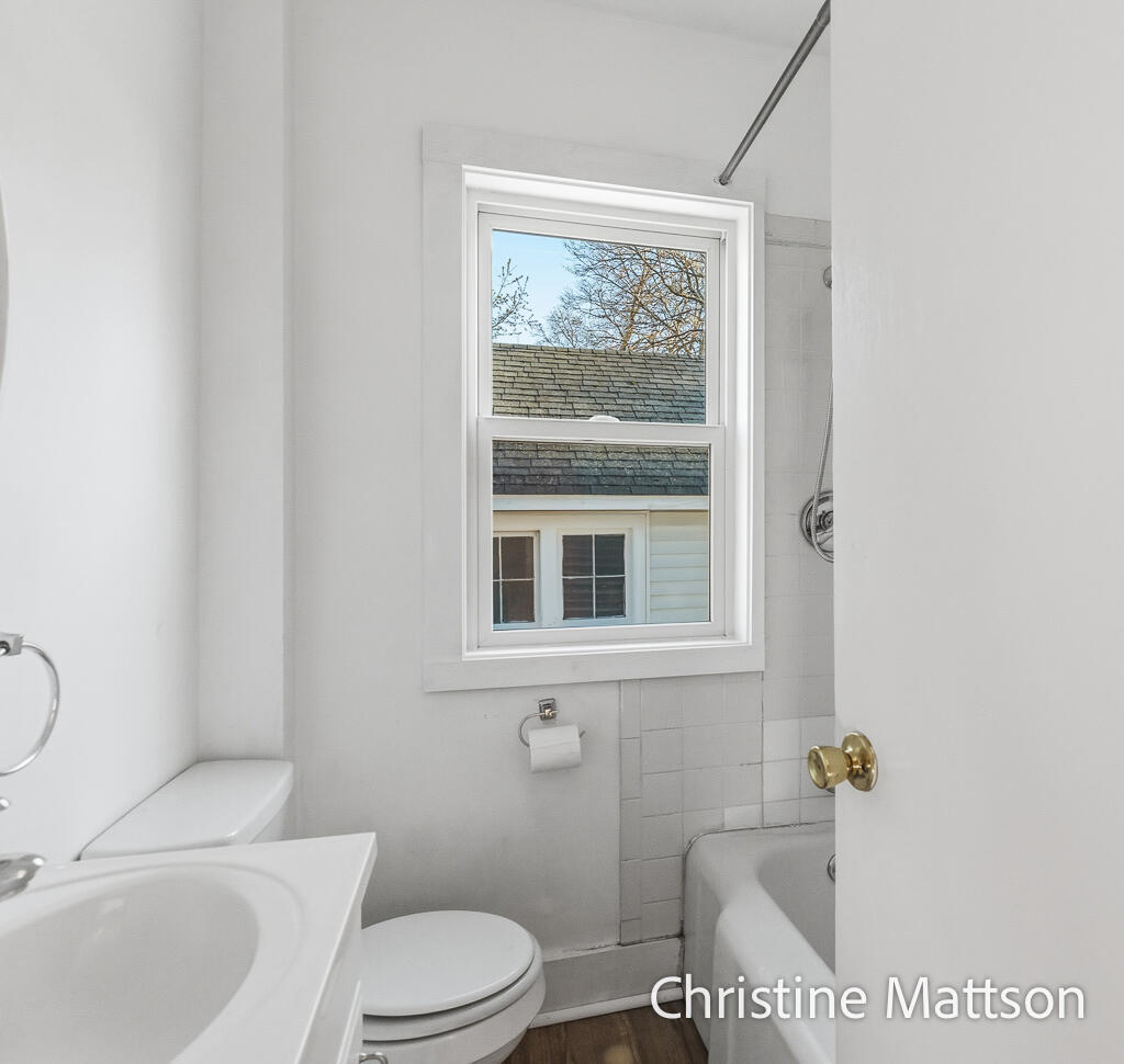 1889 Manor Drive Norton Shores MI 49441