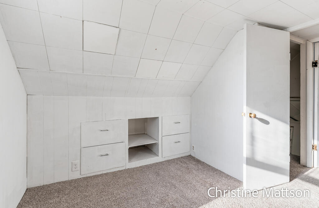 1889 Manor Drive Norton Shores MI 49441
