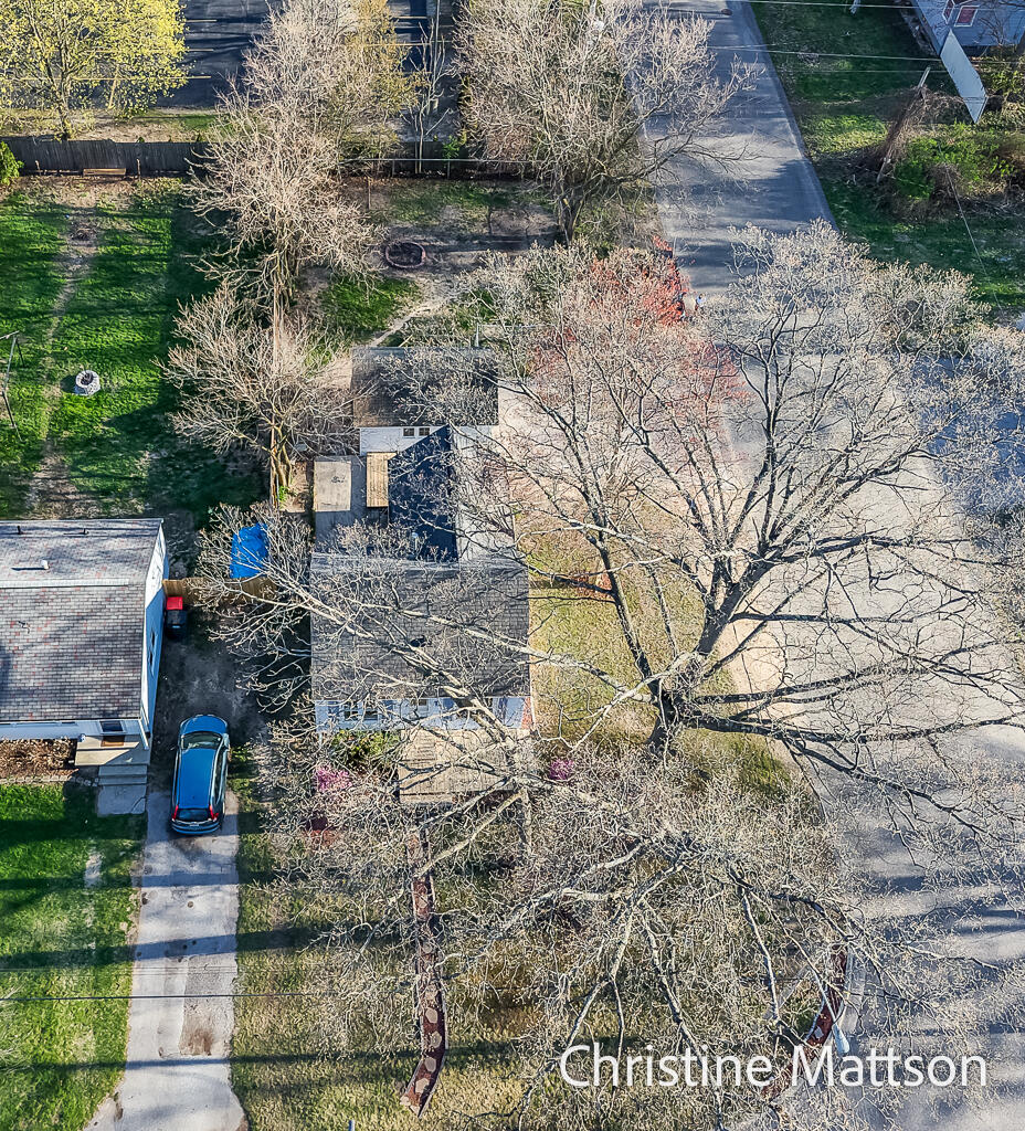 1889 Manor Drive Norton Shores MI 49441