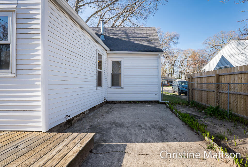 1889 Manor Drive Norton Shores MI 49441
