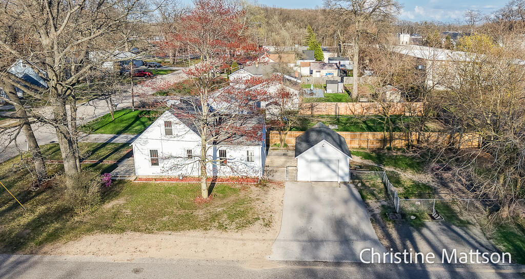 1889 Manor Drive Norton Shores MI 49441