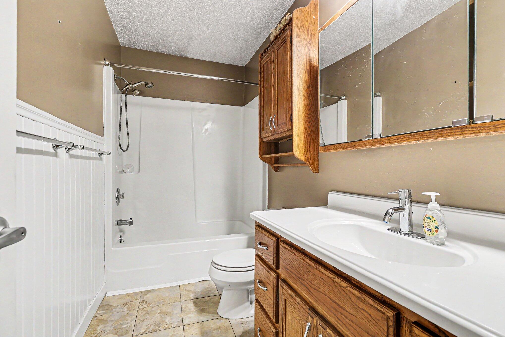 1187 Merry Brook Street Kalamazoo MI 49048