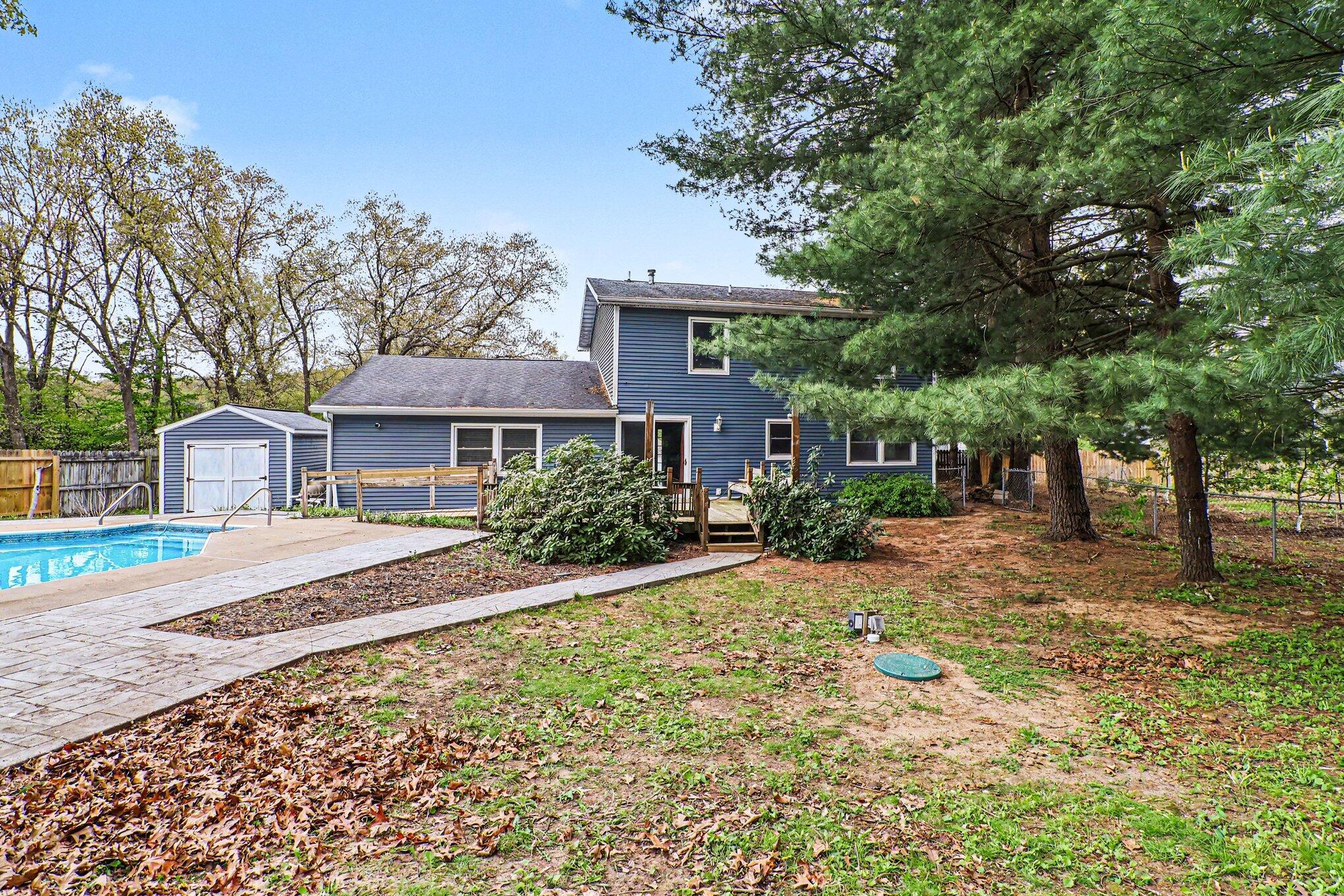 1187 Merry Brook Street Kalamazoo MI 49048