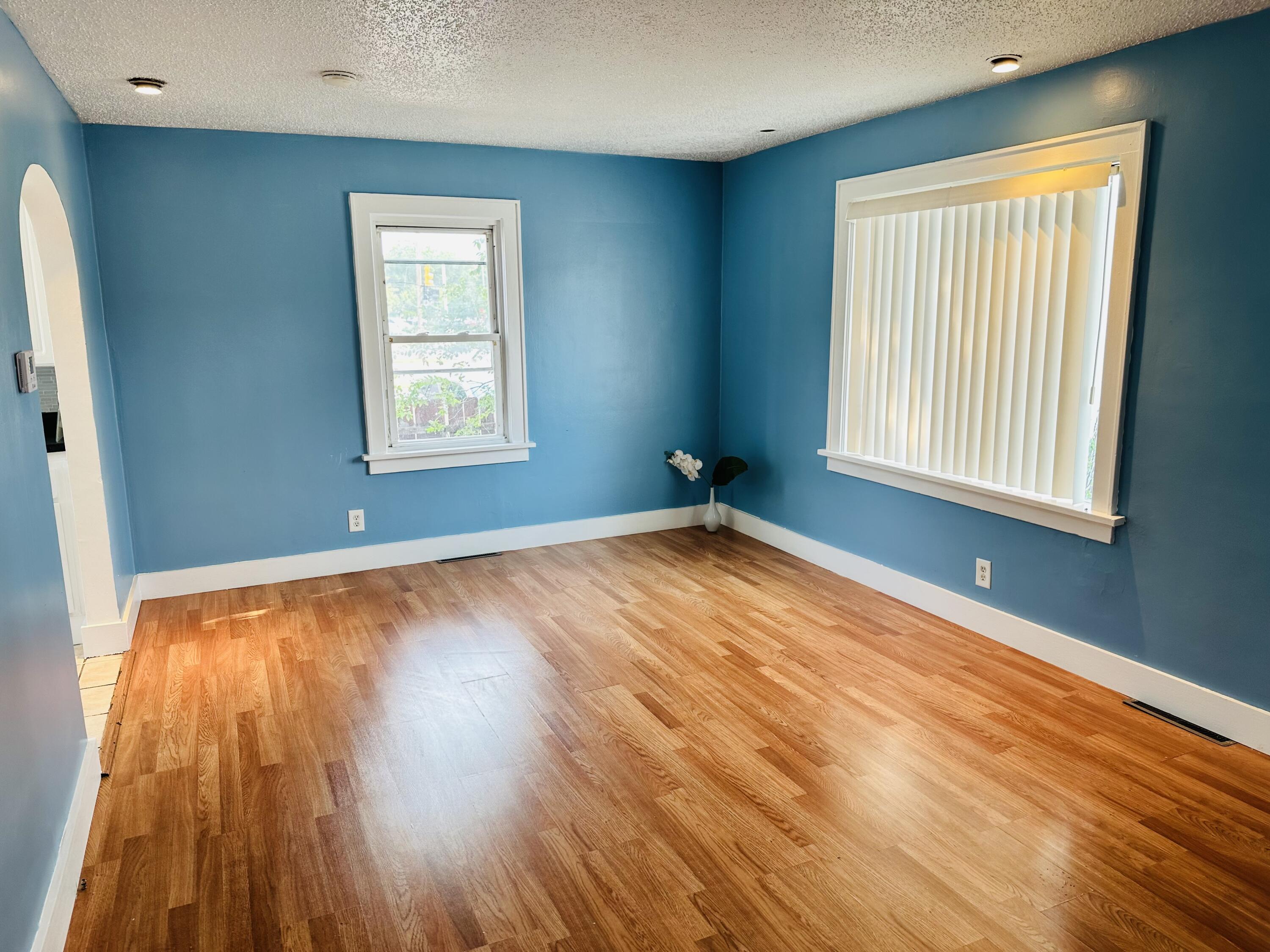 2174 S Getty Street Muskegon MI 49444