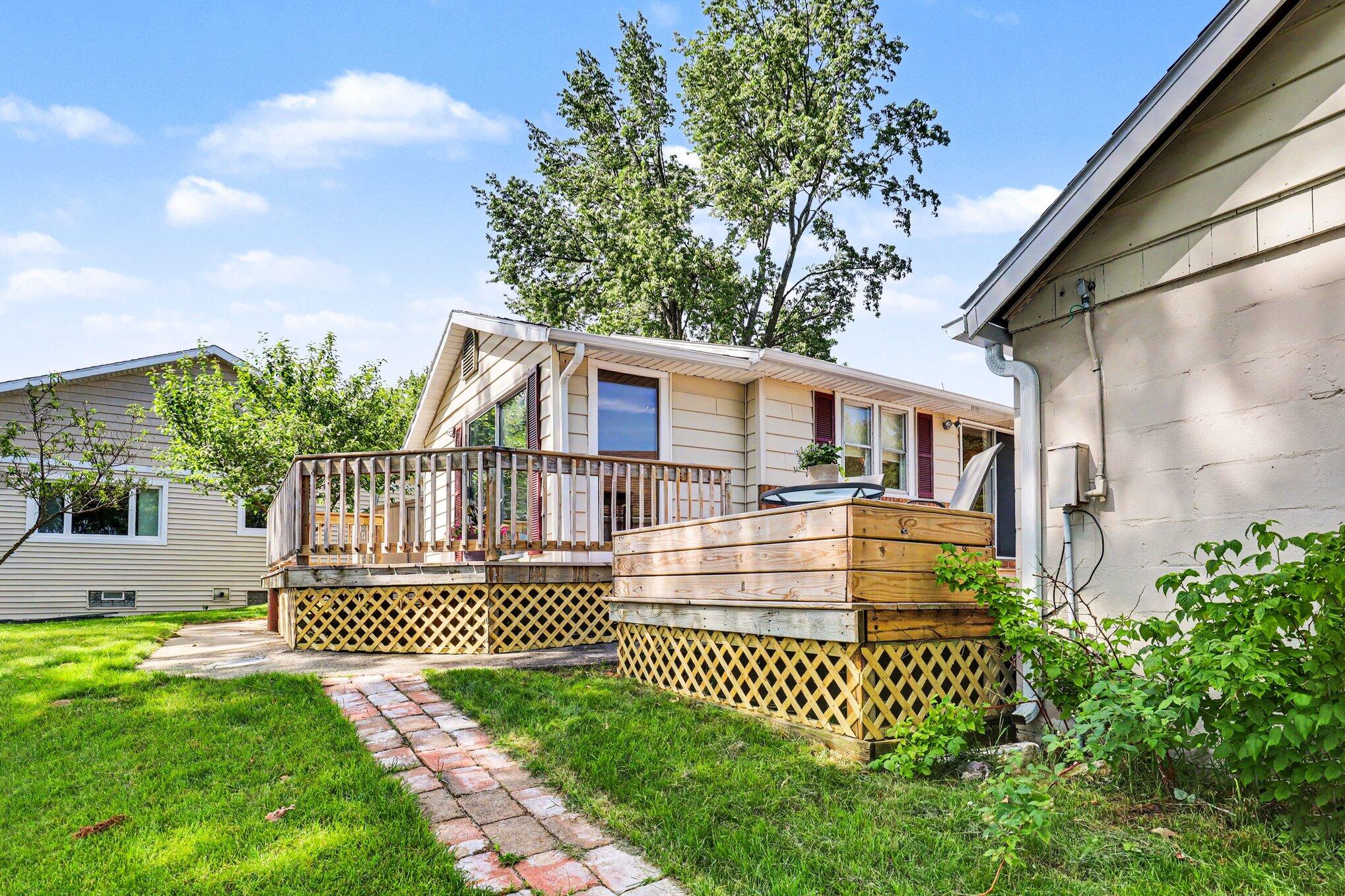 2329 Schimperle Drive NE Grand Rapids MI 49525