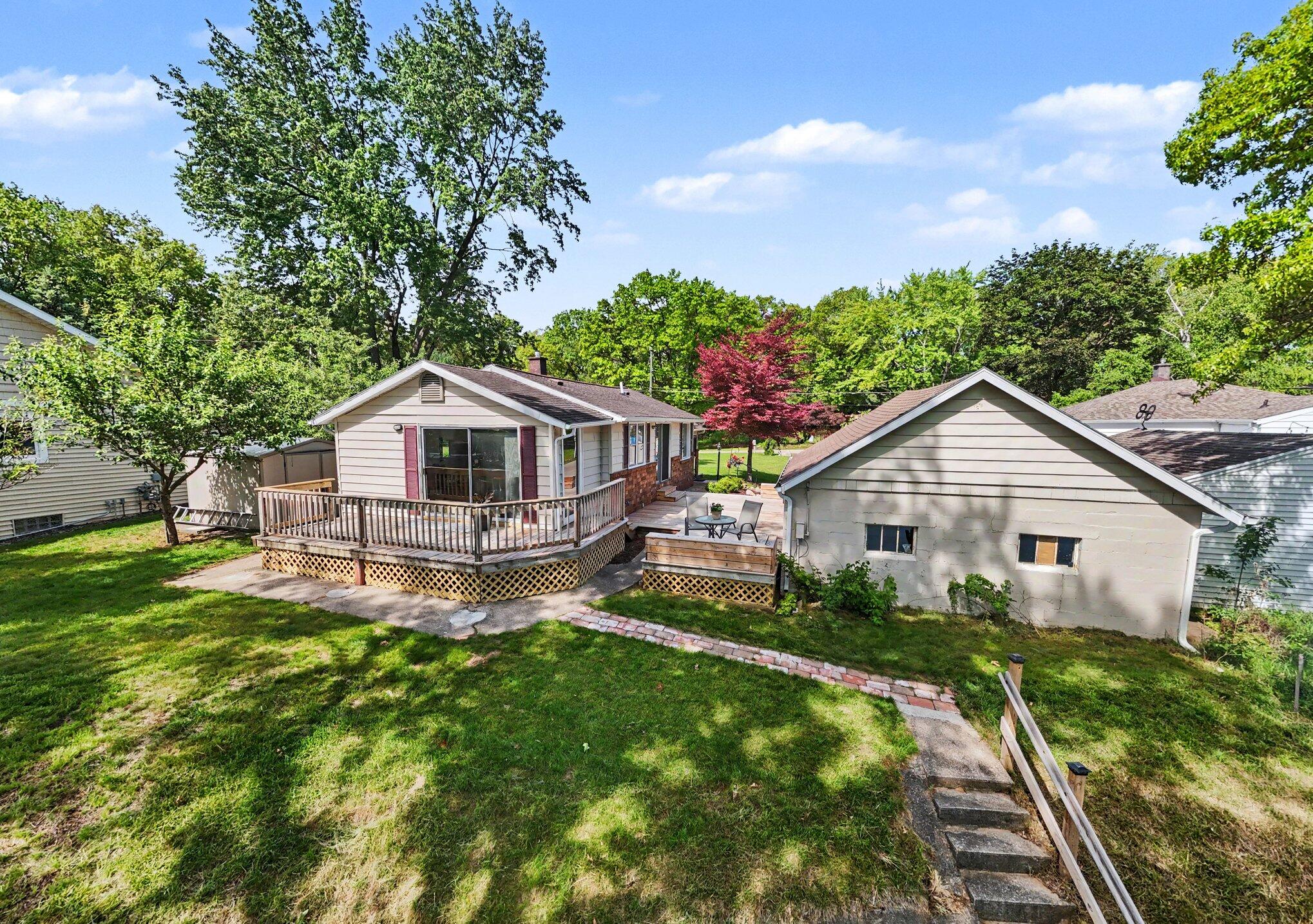 2329 Schimperle Drive NE Grand Rapids MI 49525