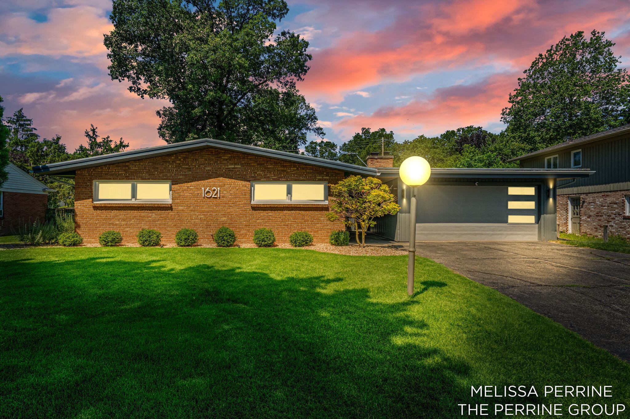 1621 Woodcliff Avenue SE Grand Rapids MI 49506