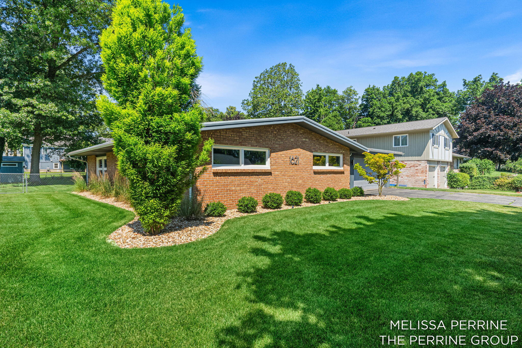 1621 Woodcliff Avenue SE Grand Rapids MI 49506