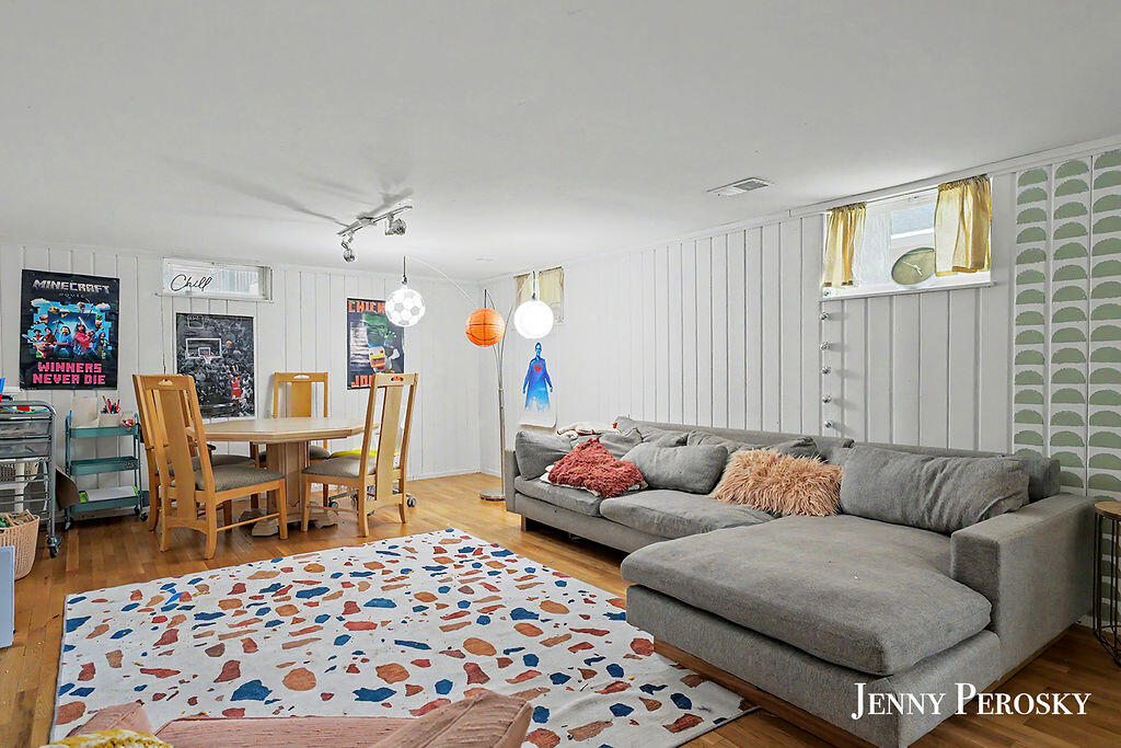 1044 Breton Road SE East Grand Rapids MI 49506