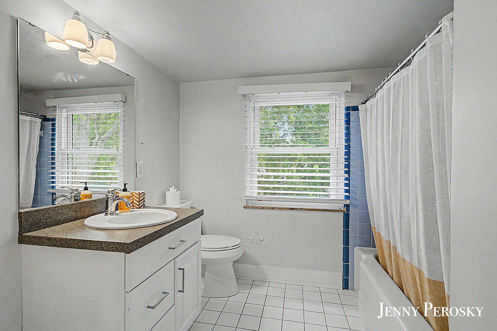 1044 Breton Road SE East Grand Rapids MI 49506