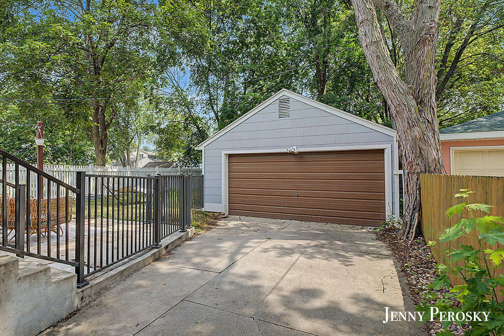 1044 Breton Road SE East Grand Rapids MI 49506