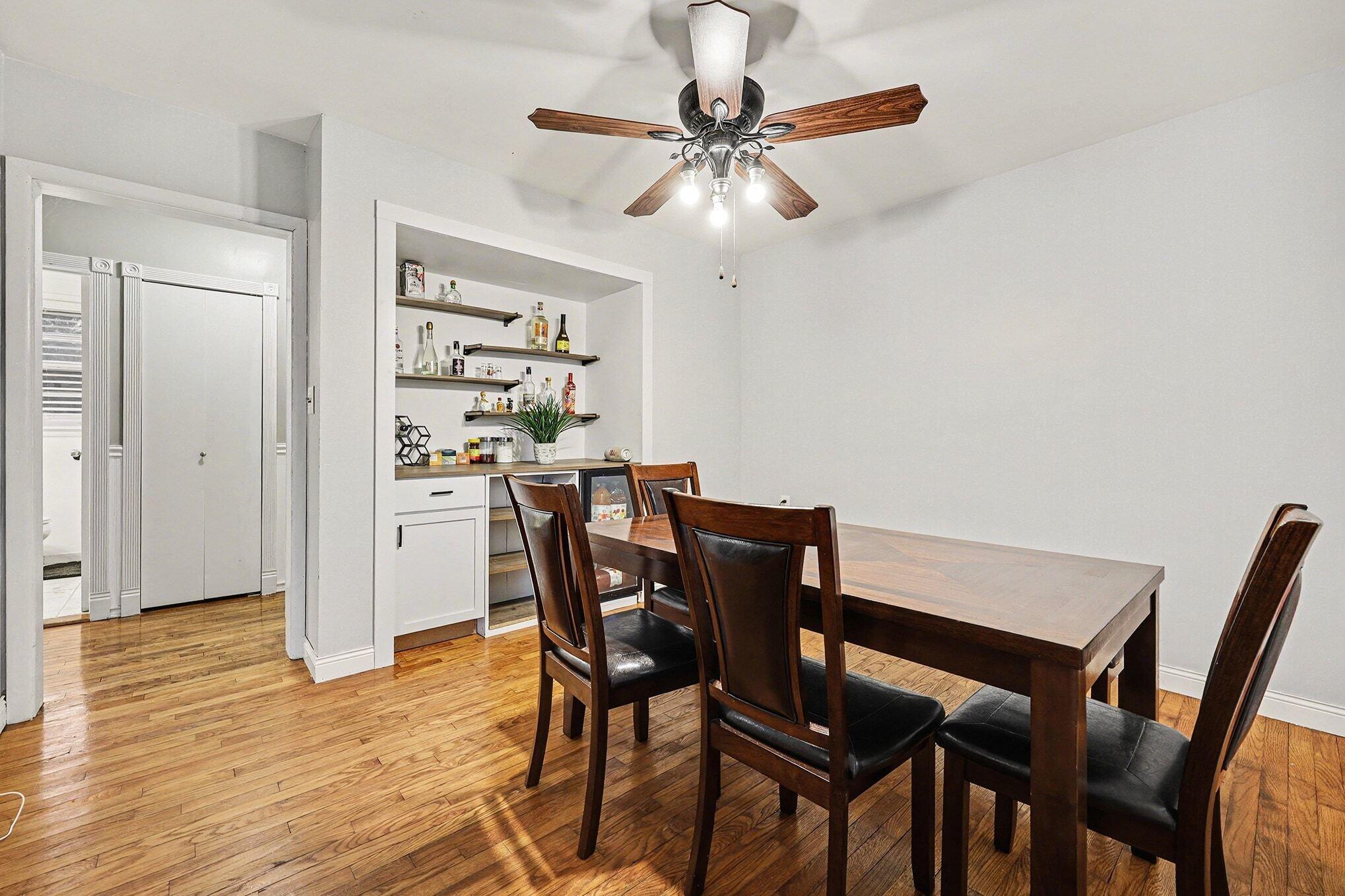 2463 Kinney Avenue NW Grand Rapids MI 49534