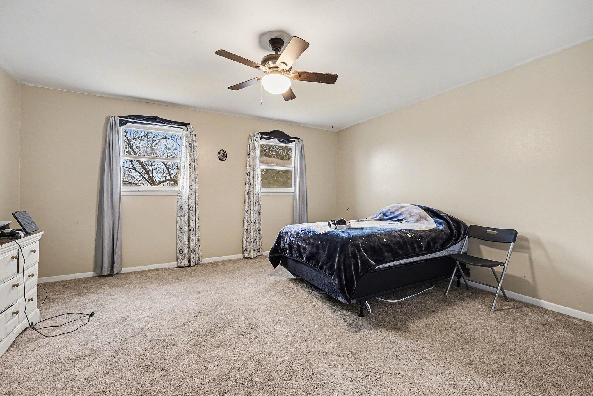 2463 Kinney Avenue NW Grand Rapids MI 49534