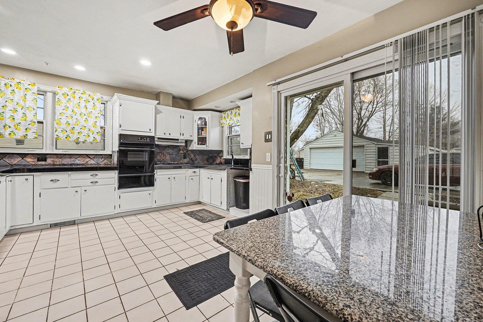 2463 Kinney Avenue NW Grand Rapids MI 49534