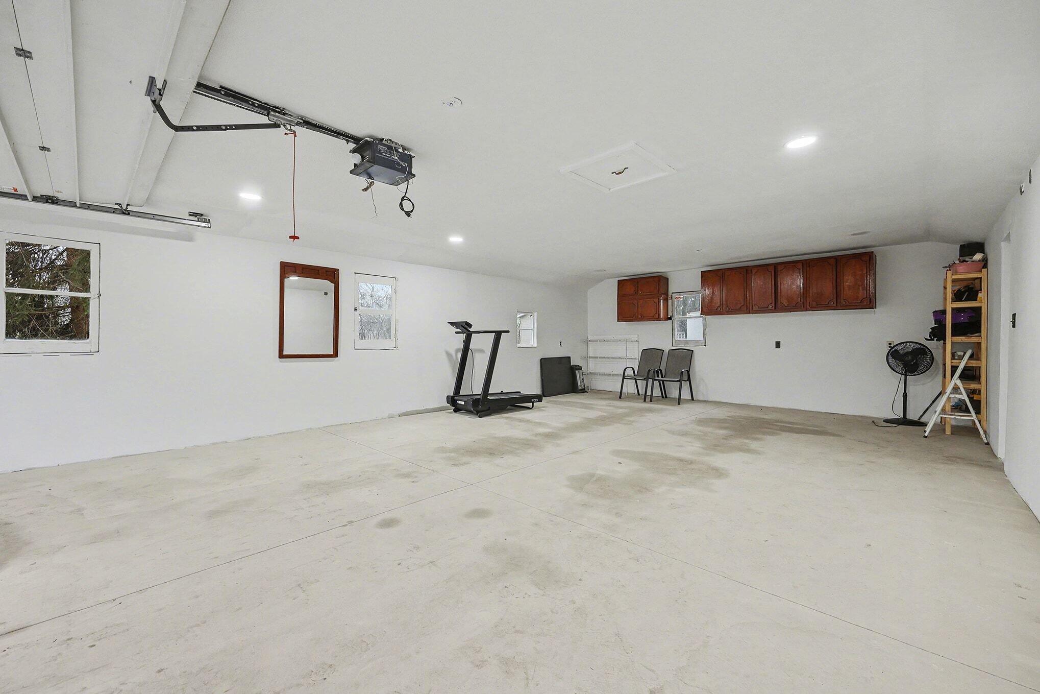 2463 Kinney Avenue NW Grand Rapids MI 49534