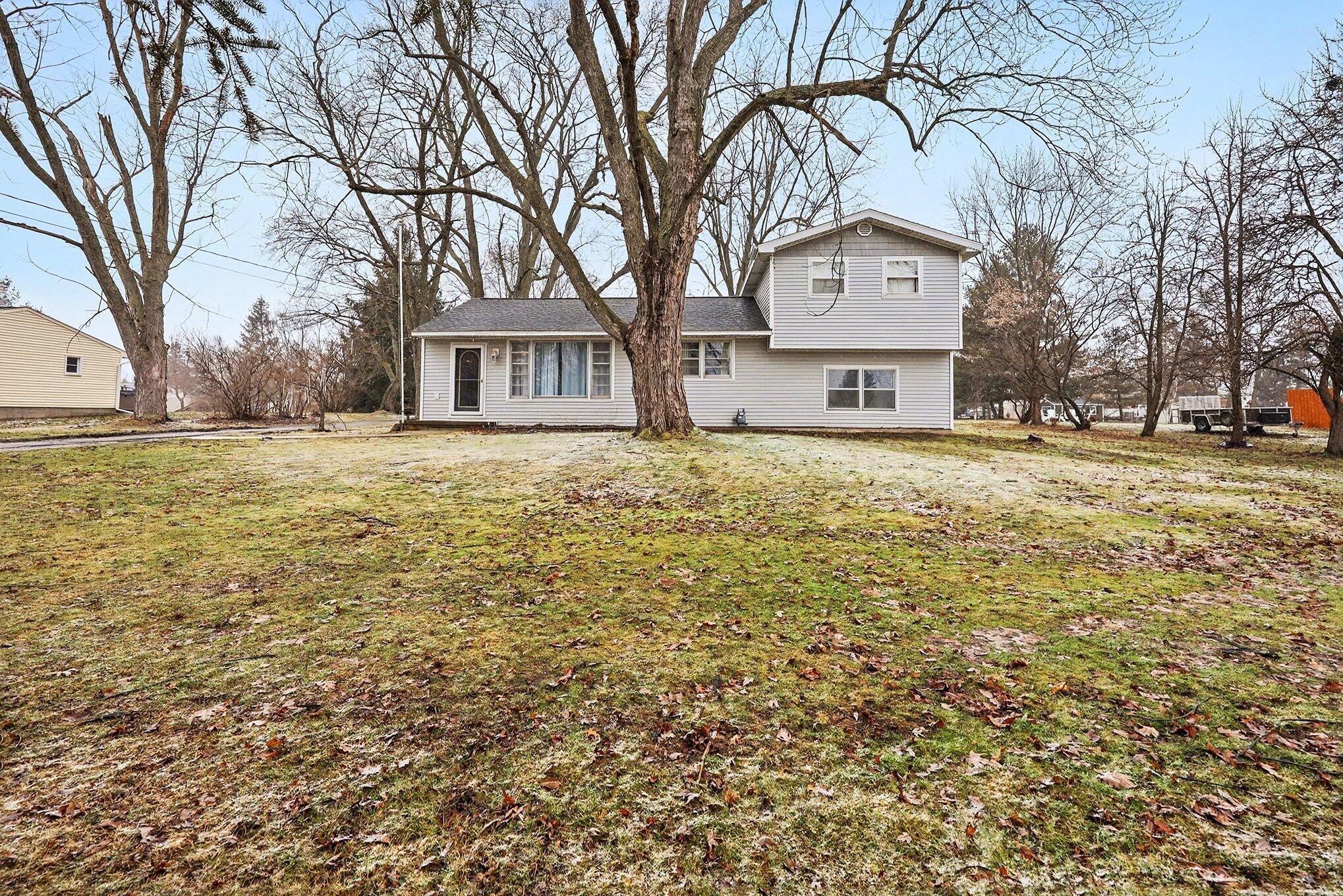 2463 Kinney Avenue NW Grand Rapids MI 49534