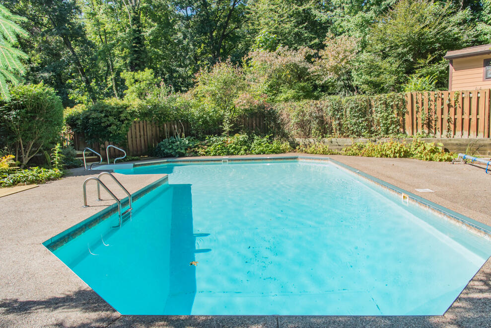 6798 Oak Highlands Drive Kalamazoo MI 49009