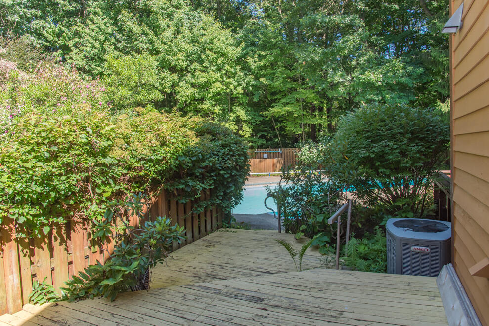 6798 Oak Highlands Drive Kalamazoo MI 49009