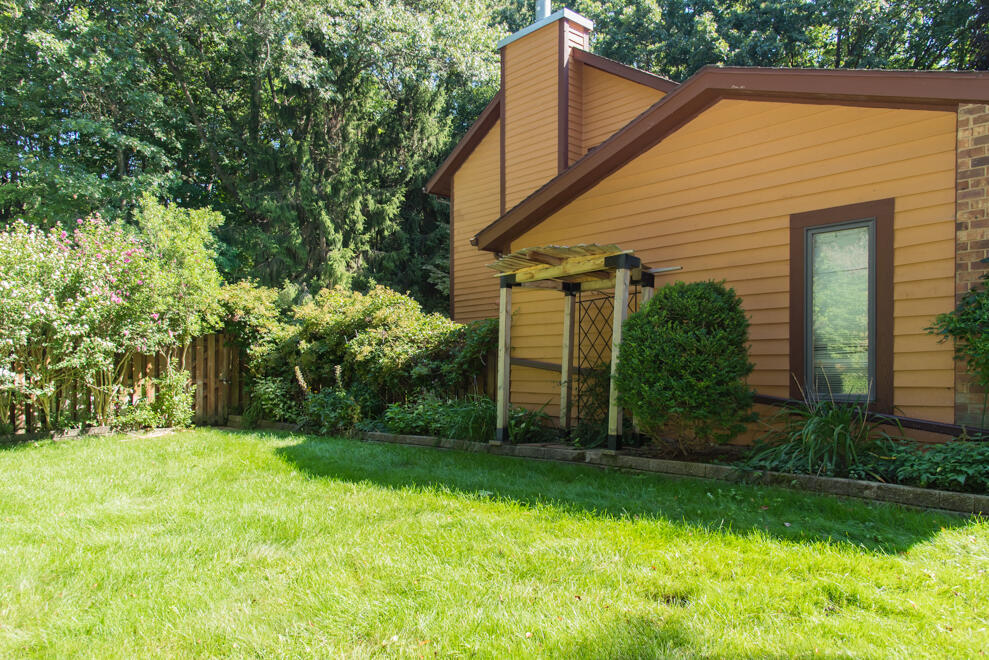 6798 Oak Highlands Drive Kalamazoo MI 49009