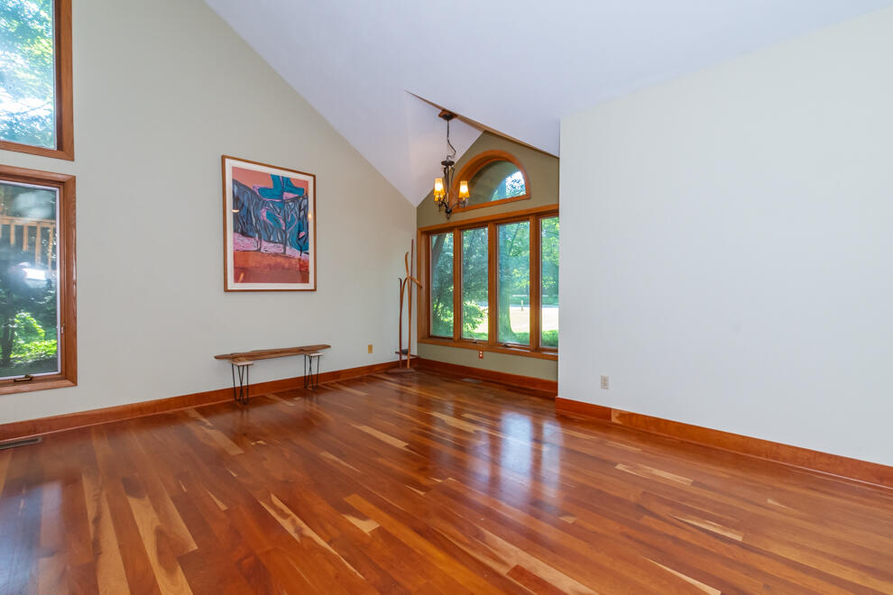 6798 Oak Highlands Drive Kalamazoo MI 49009
