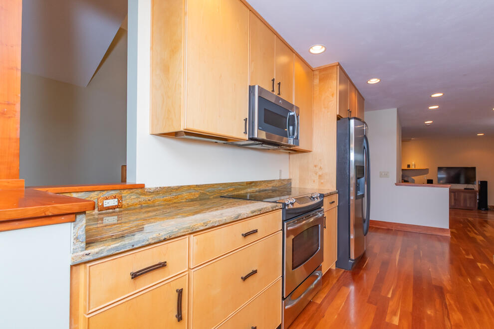 6798 Oak Highlands Drive Kalamazoo MI 49009