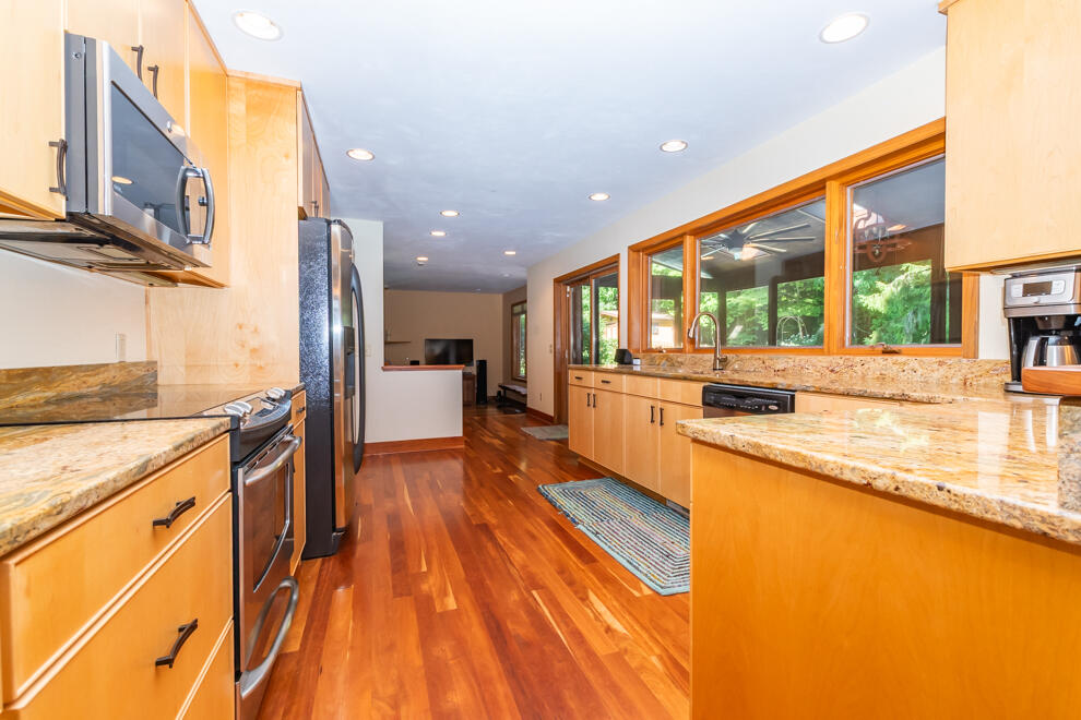 6798 Oak Highlands Drive Kalamazoo MI 49009
