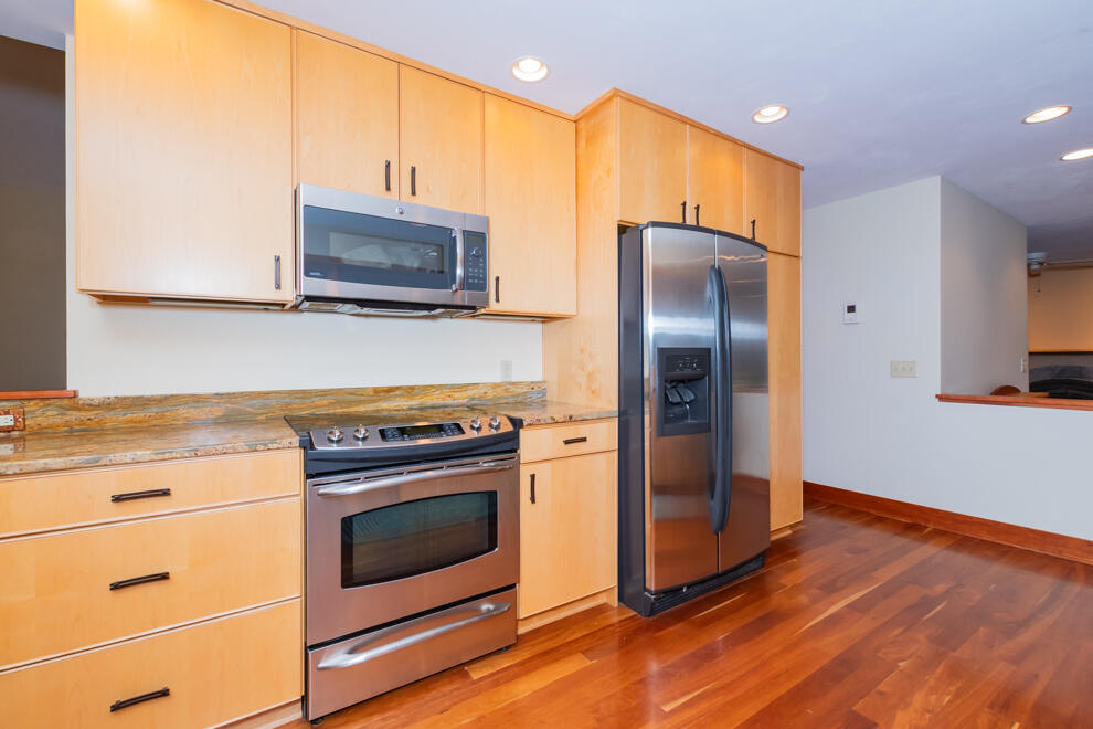 6798 Oak Highlands Drive Kalamazoo MI 49009