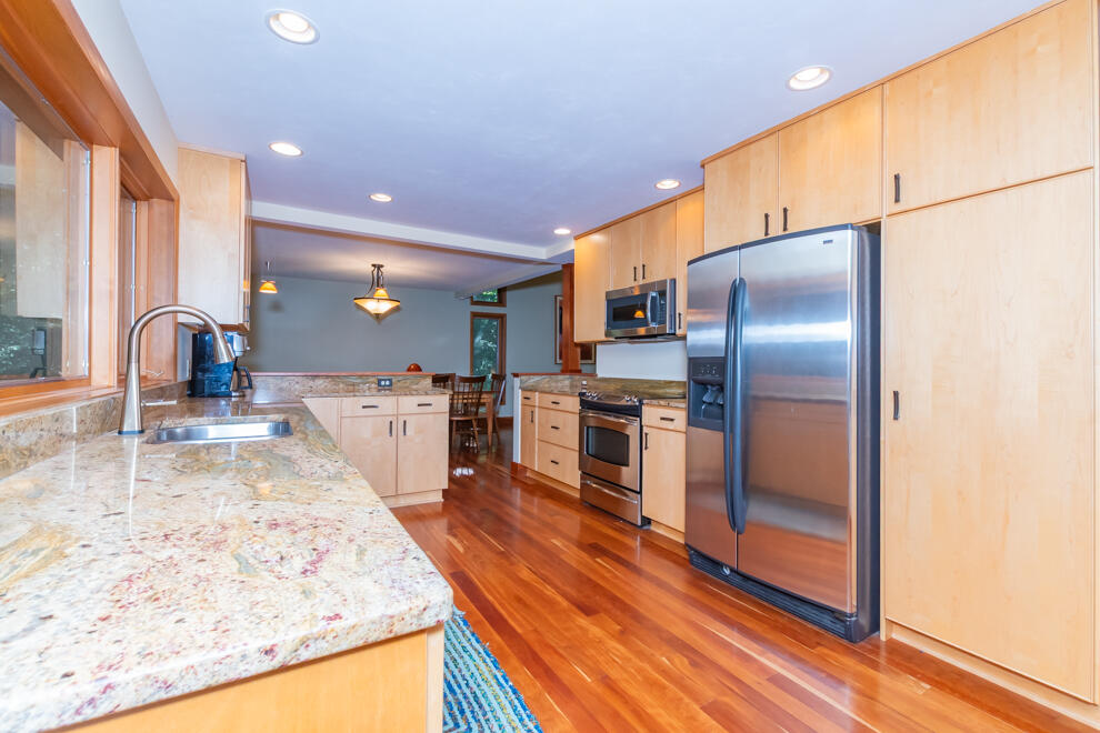 6798 Oak Highlands Drive Kalamazoo MI 49009