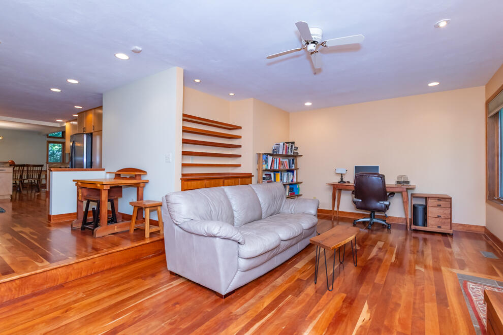 6798 Oak Highlands Drive Kalamazoo MI 49009