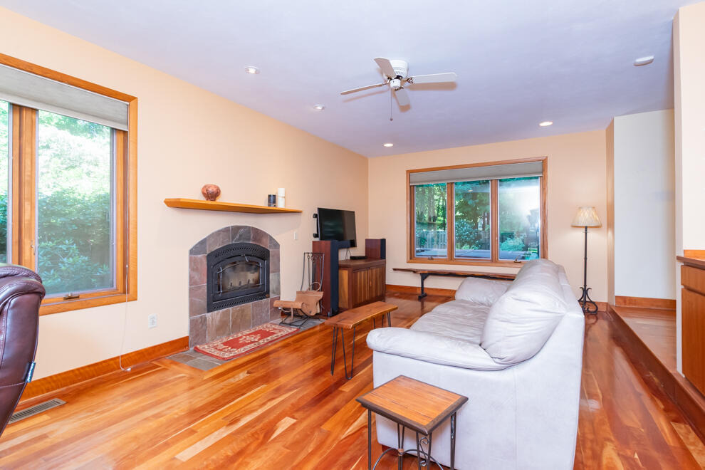 6798 Oak Highlands Drive Kalamazoo MI 49009