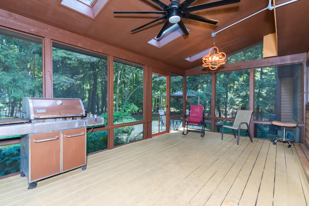 6798 Oak Highlands Drive Kalamazoo MI 49009