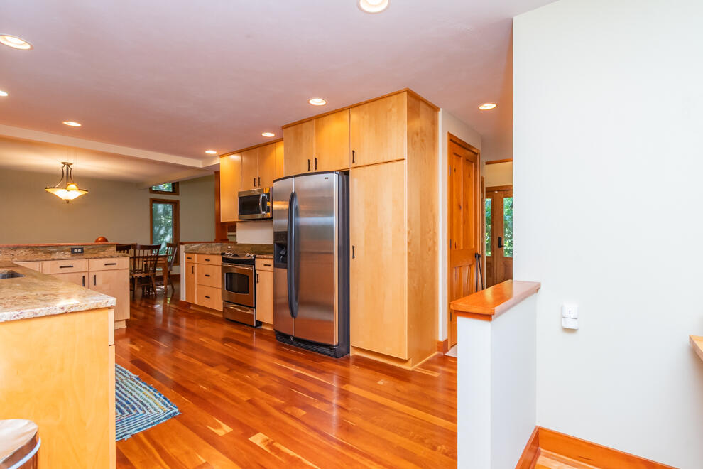 6798 Oak Highlands Drive Kalamazoo MI 49009