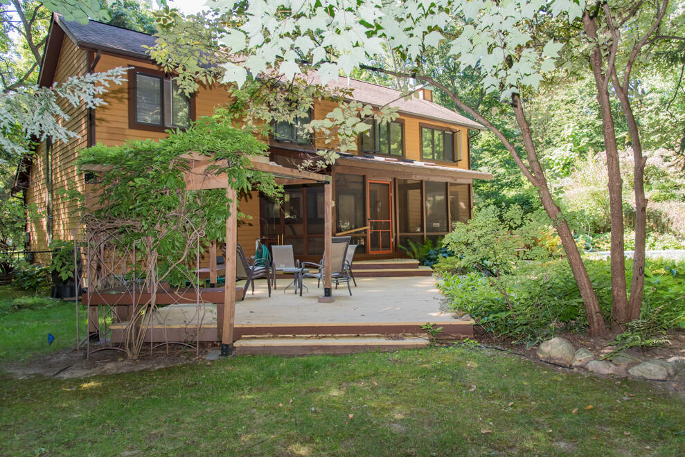 6798 Oak Highlands Drive Kalamazoo MI 49009