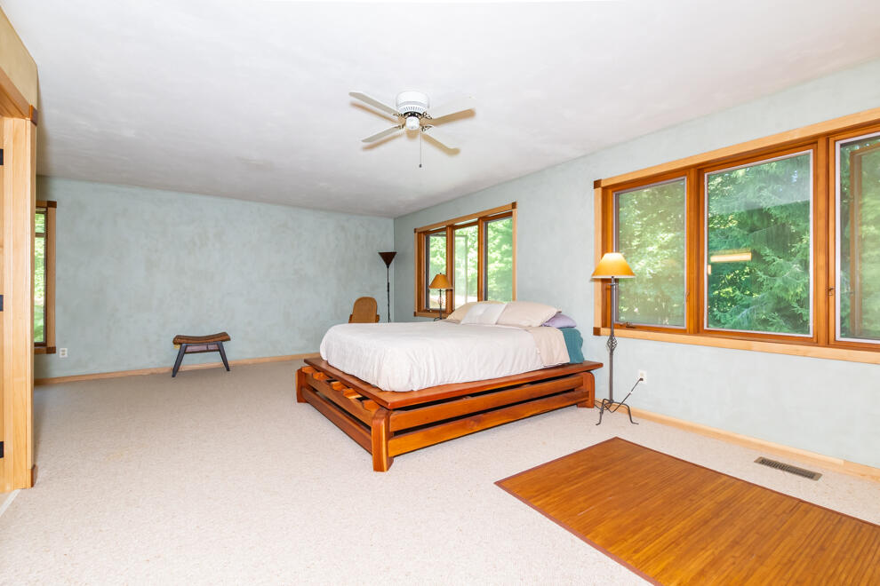 6798 Oak Highlands Drive Kalamazoo MI 49009