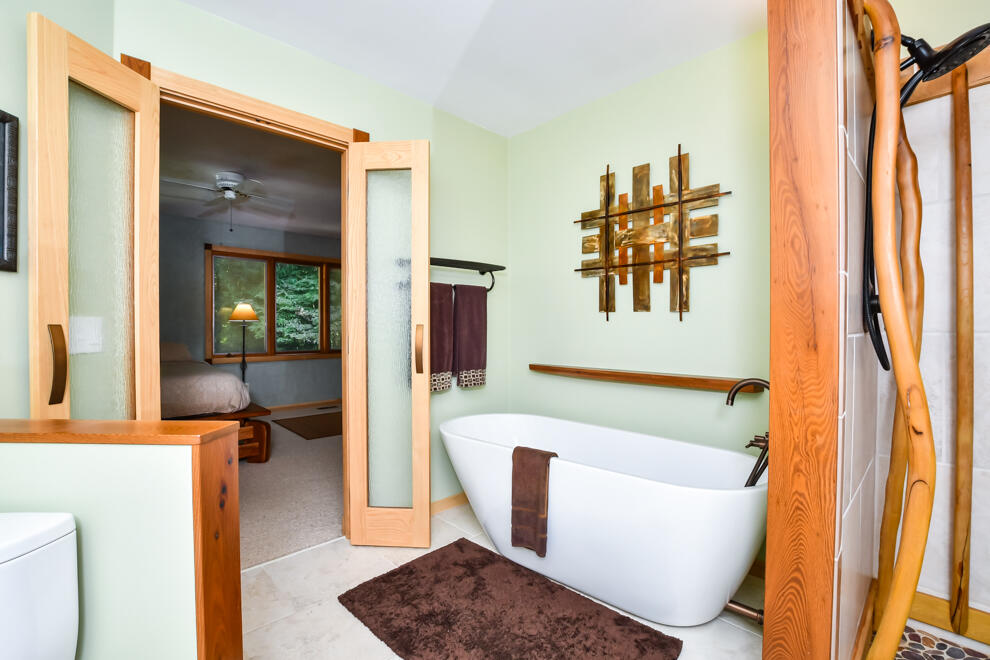 6798 Oak Highlands Drive Kalamazoo MI 49009