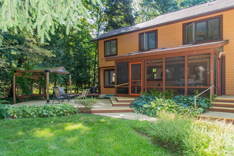 6798 Oak Highlands Drive Kalamazoo MI 49009