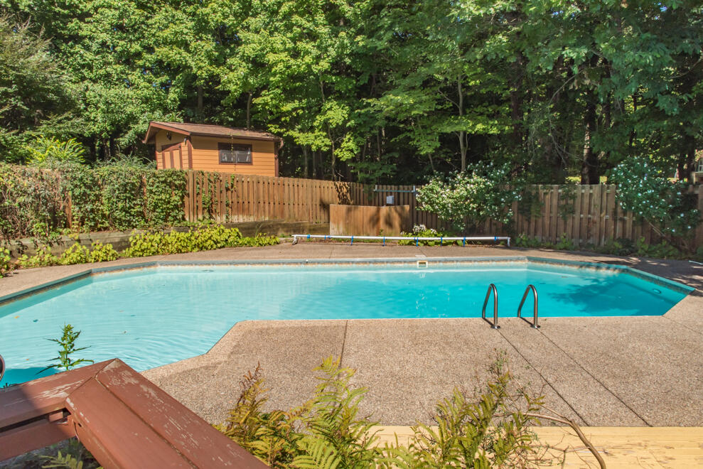 6798 Oak Highlands Drive Kalamazoo MI 49009