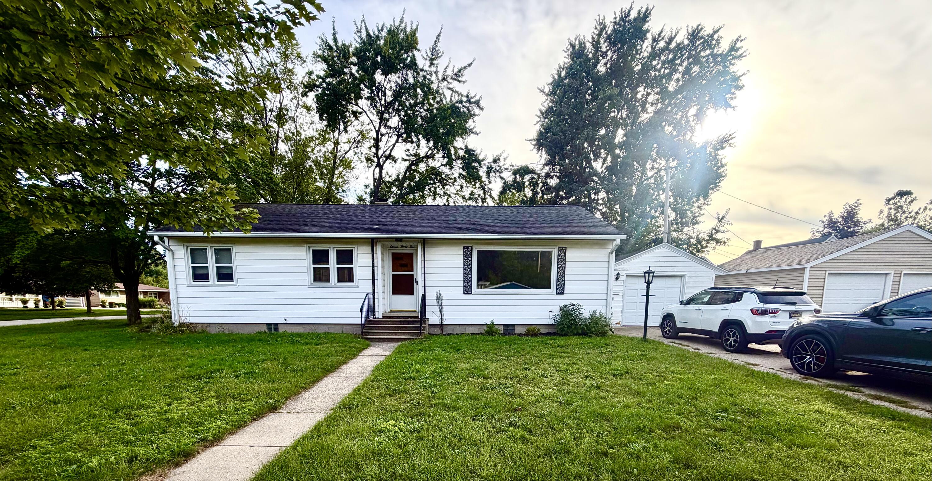 1135 W Summit Avenue Muskegon MI 49441